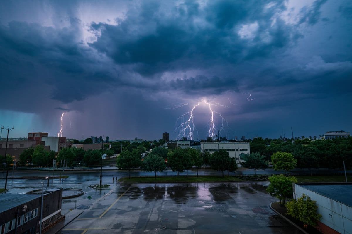 UP Rains: मानसून सक्रिय अगले 72 घंटे यूपी के इन जिलों में भारी से भारी बारिश, IMD Mausam Alert