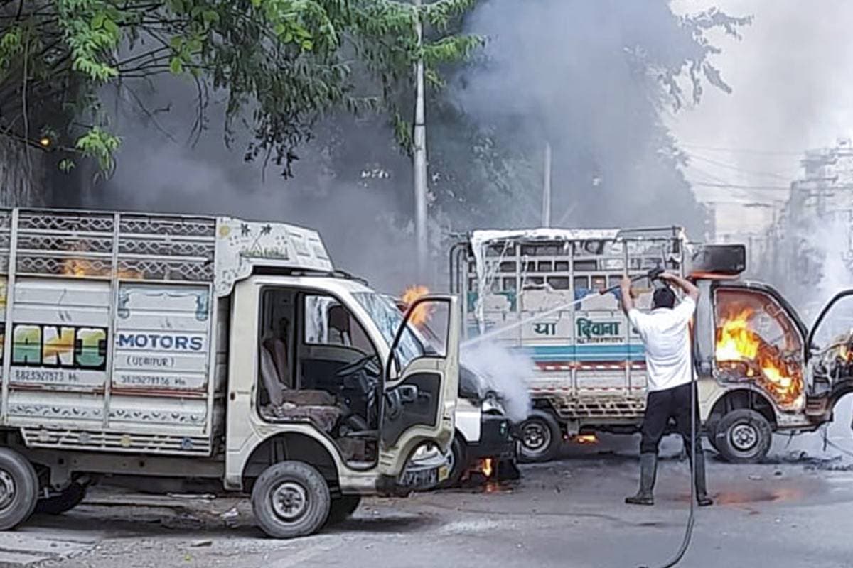 Udaipur Violence: स्कूलों में छुट्टी, इंटरनेट बंद, चाकूबाजी में जख्मी बच्चे की किडनी में दिक्कत, पढ़ें 10 बड़े अपडेट