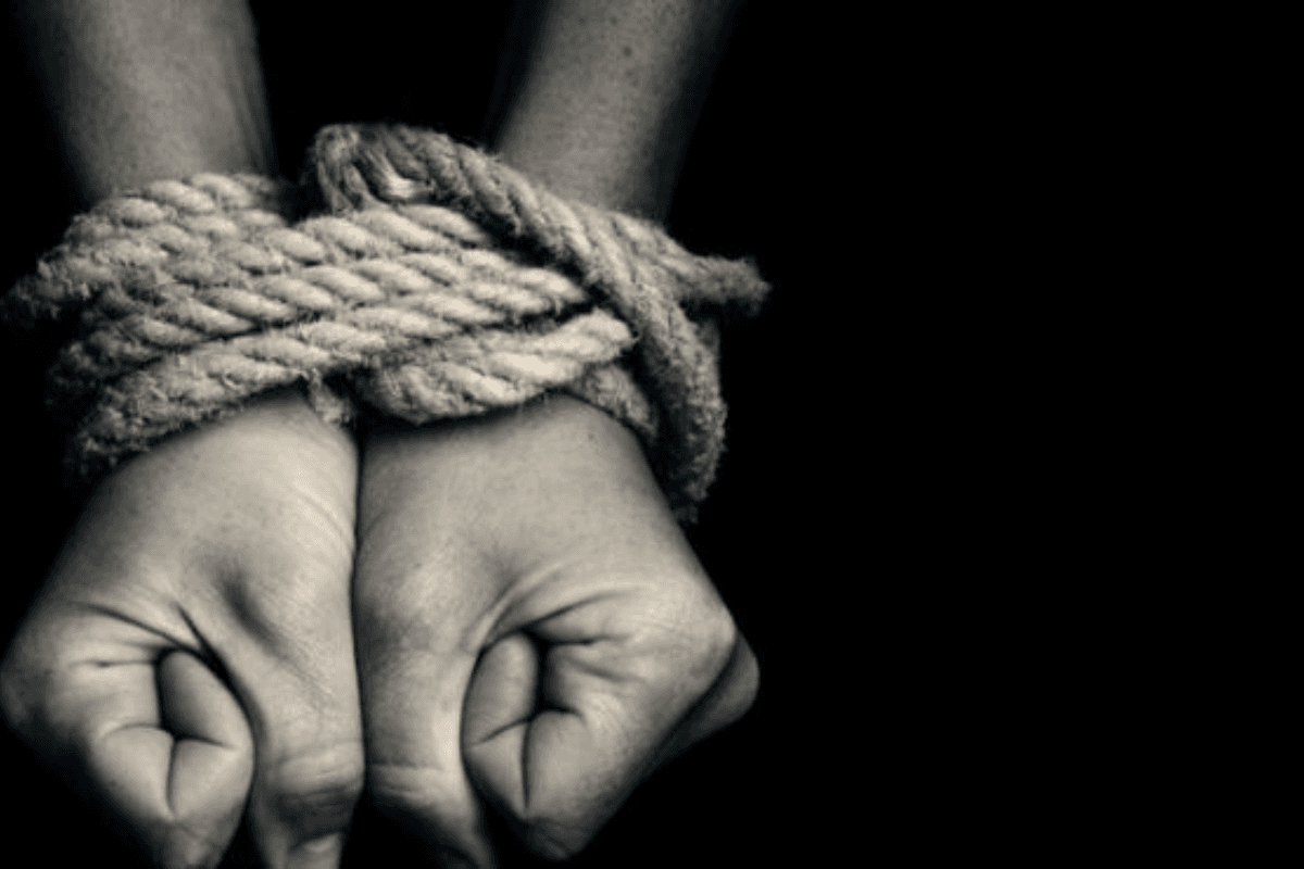 Dhanabad News: तिलैया के मजदूर को तामिलनाडु में बनाया बंधक, मदद की अपील