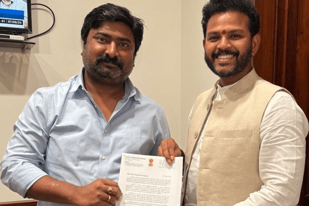 Jharkhand News: हवाई अड्डा बनाने की मांग को लेकर राजमहल सांसद ने नागरिक उड्डयन मंत्री से की मुलाकात