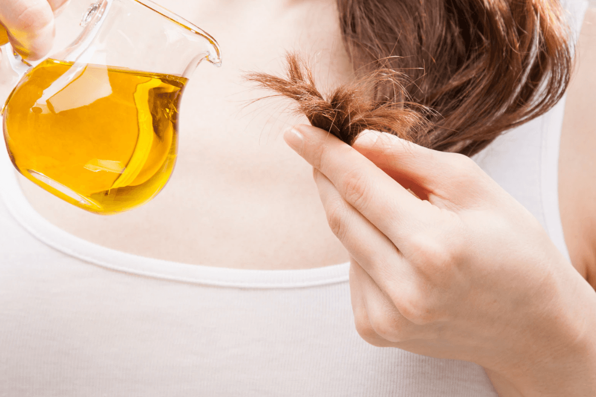 Hair Oil Application: बालों में तेल लगाने के 5 आसान और सही तरीके