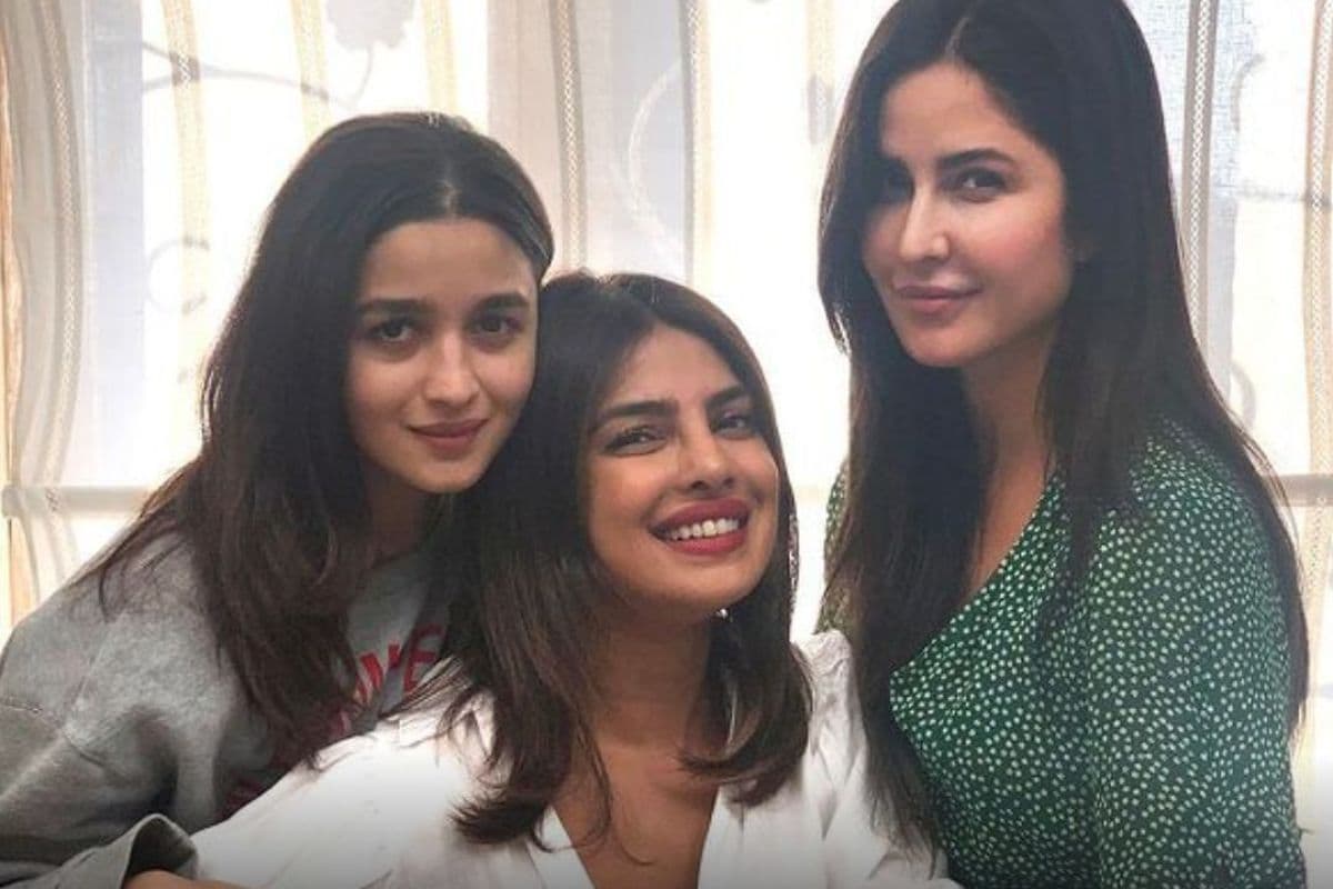 Jee Le Zaraa: जोया अख्तर ने इस रोड ट्रिप फिल्म पर दी बड़ी अपडेट, 4 साल डिले पर किया खुलासा