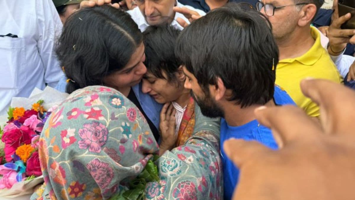 Vinesh Phogat arrived at the Indira Gandhi International Airport Vinesh Phogat arrived at the Indira Gandhi International Airport