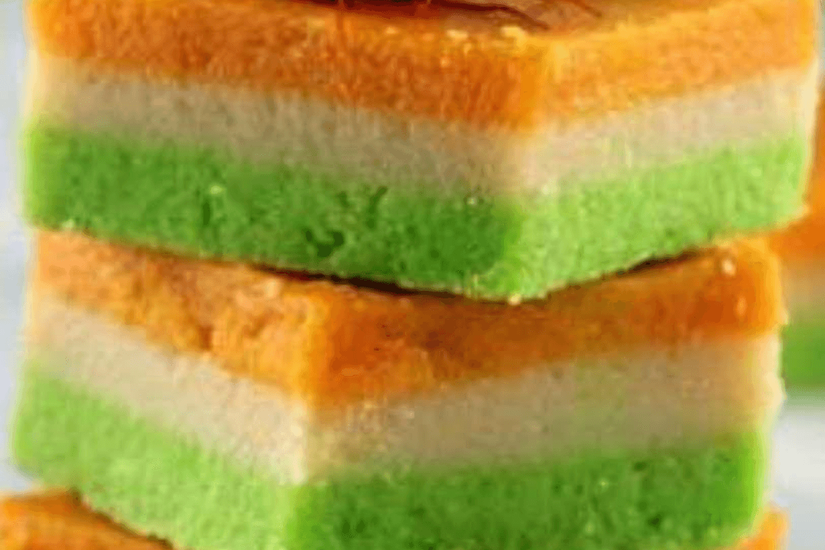 Special Recipes for August 15: स्वतंत्रता दिवस पर बनाएं तिरंगे के रंग की खोया बर्फी, खास मिठाई से मनाएं खास दिन