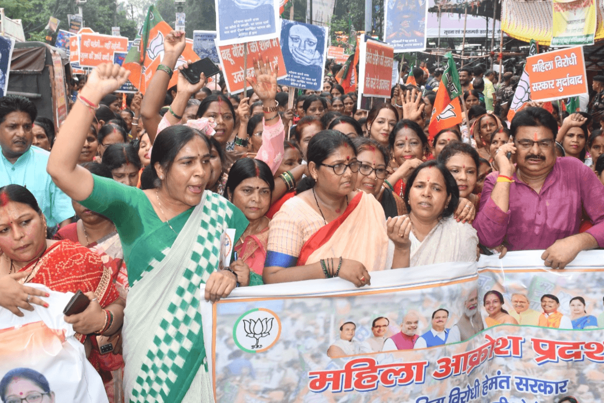 महिलाओं पर हो रहा अत्याचार, आंख बंद किये हुए है हेमंत सरकार, बोकारो में बोले बीजेपी नेता अमर बाउरी