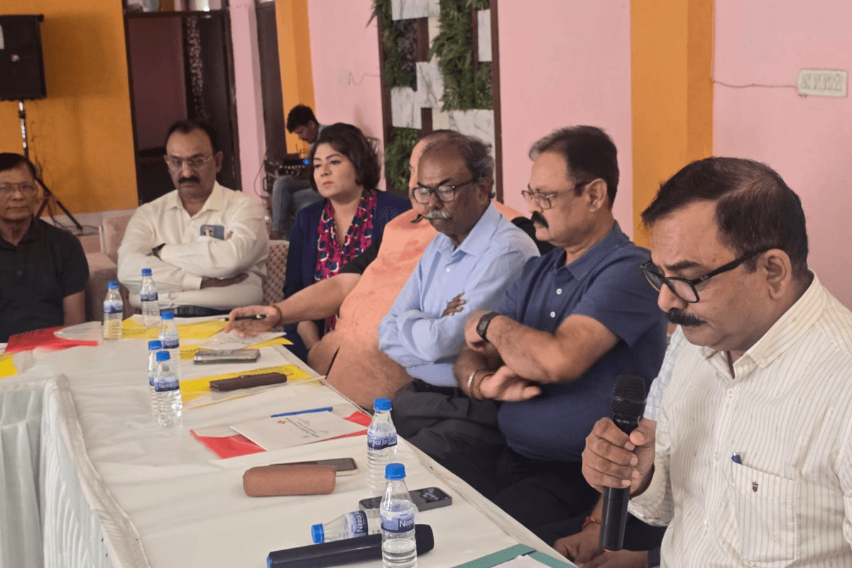 Jharkhand News: राज्यभर के डॉक्टर 20 अगस्त से बायोमेट्रिक अटेंडेंस का करेंगे बहिष्कार, सीएम हेमंत सोरेन से कर दी ये मांग