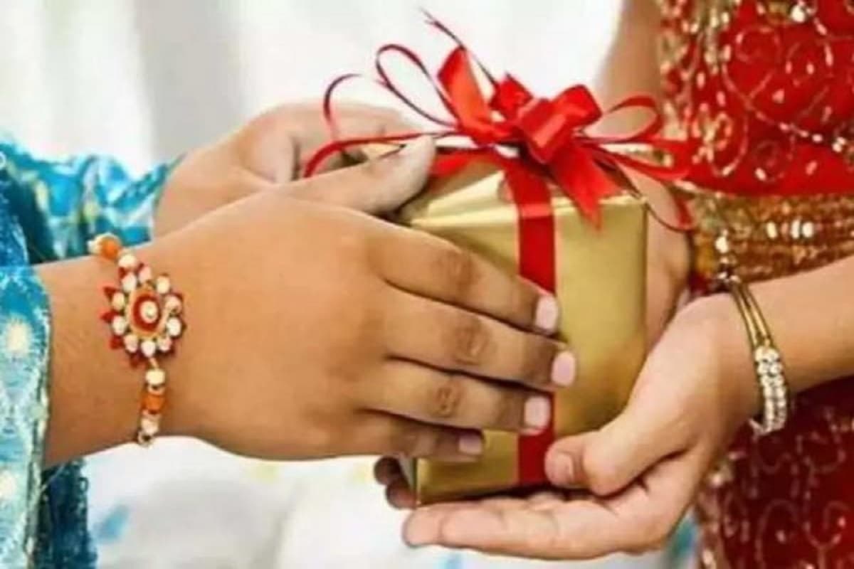 Raksha Bandhan Gift Idea: रक्षाबंधन के अवसर पर अपनी बहन को तोहफे में दें ये स्मार्टफोन