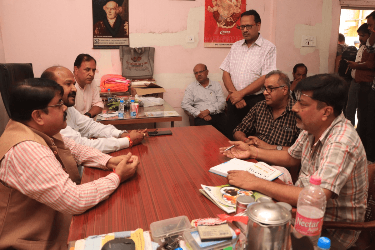 जमशेदपुर : गौ सेवा आयोग के अध्यक्ष निरीक्षण करने पहुंचे गौशाला, लगायी फटकार, जारी करेंगे कारण बताओ नोटिस