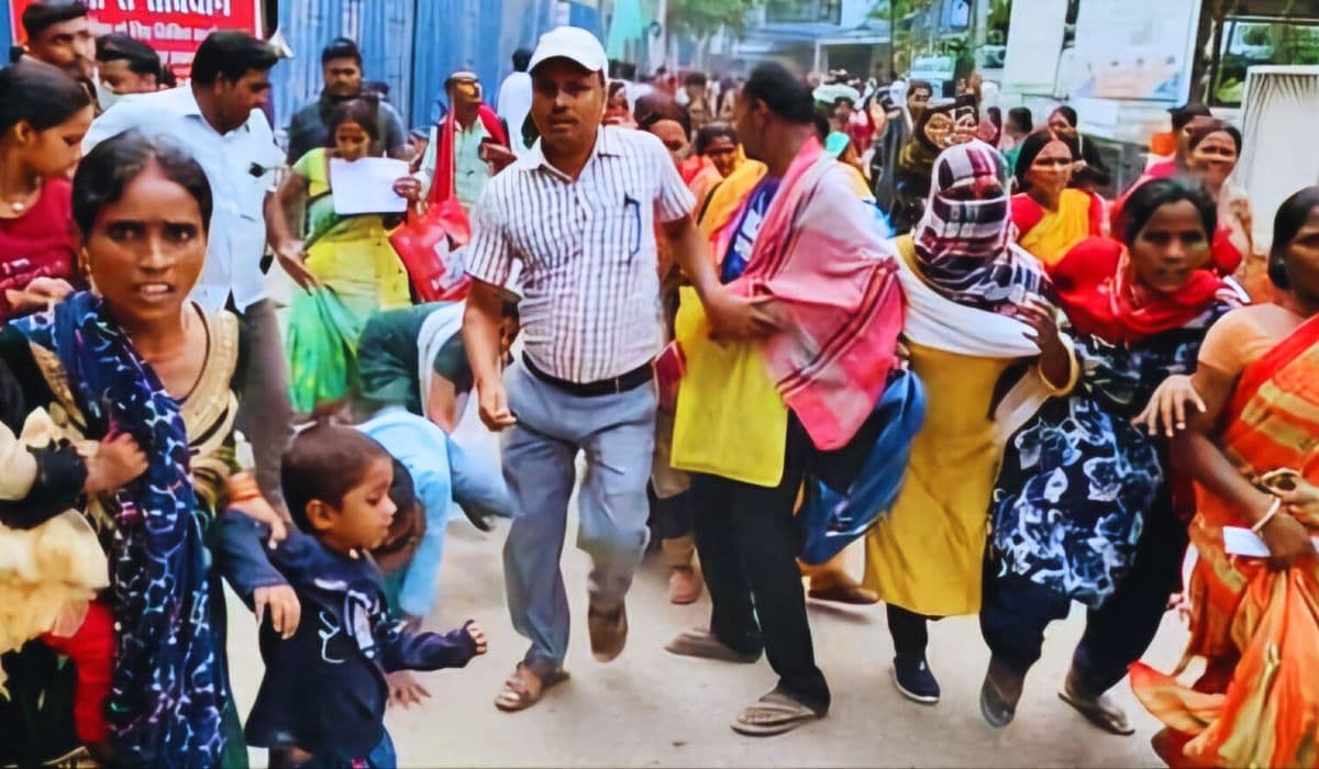 बेगूसराय सदर अस्पताल में शॉर्ट सर्किट से लगी आग, मची अफरातफरी, कोई जान-माल की हानि नहीं...
