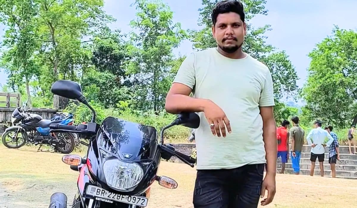 बेतिया में बालू लदे ट्रक ने युवक को रौंदा…मौत, आक्रोशित ग्रामीणों ने घंटो तक किया सड़क जाम…