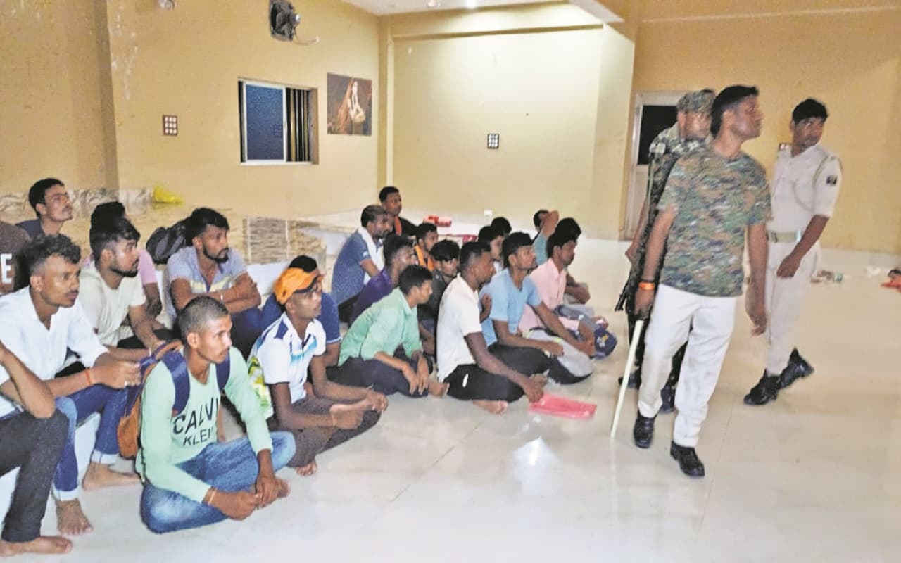 बिहार सिपाही परीक्षा के लिए करना था फर्जीवाड़ा, कांवरियों को ठहराने के नाम पर बुक करा लिया विवाह भवन