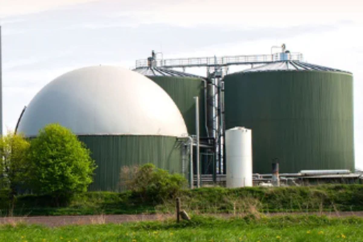 Buxar News: शिलान्यास के 19 माह बाद भी बनकर तैयार नहीं हुआ जिले का पहला बायोगैस प्लांट