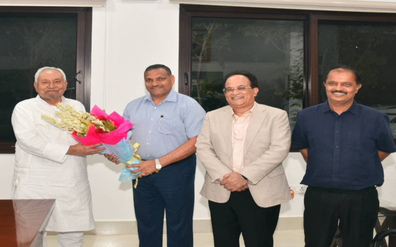 अमृत ​​लाल मीणा बने बिहार के नए मुख्य सचिव, सीएम से की मुलाकात