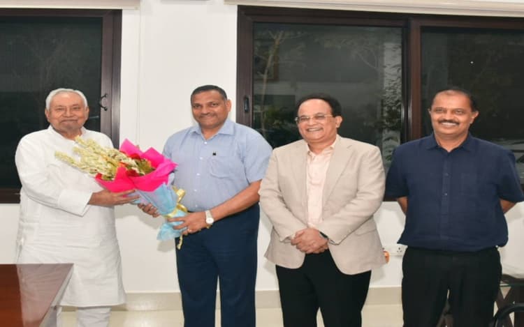 अमृत ​​लाल मीणा बने बिहार के नए मुख्य सचिव, सीएम से की मुलाकात