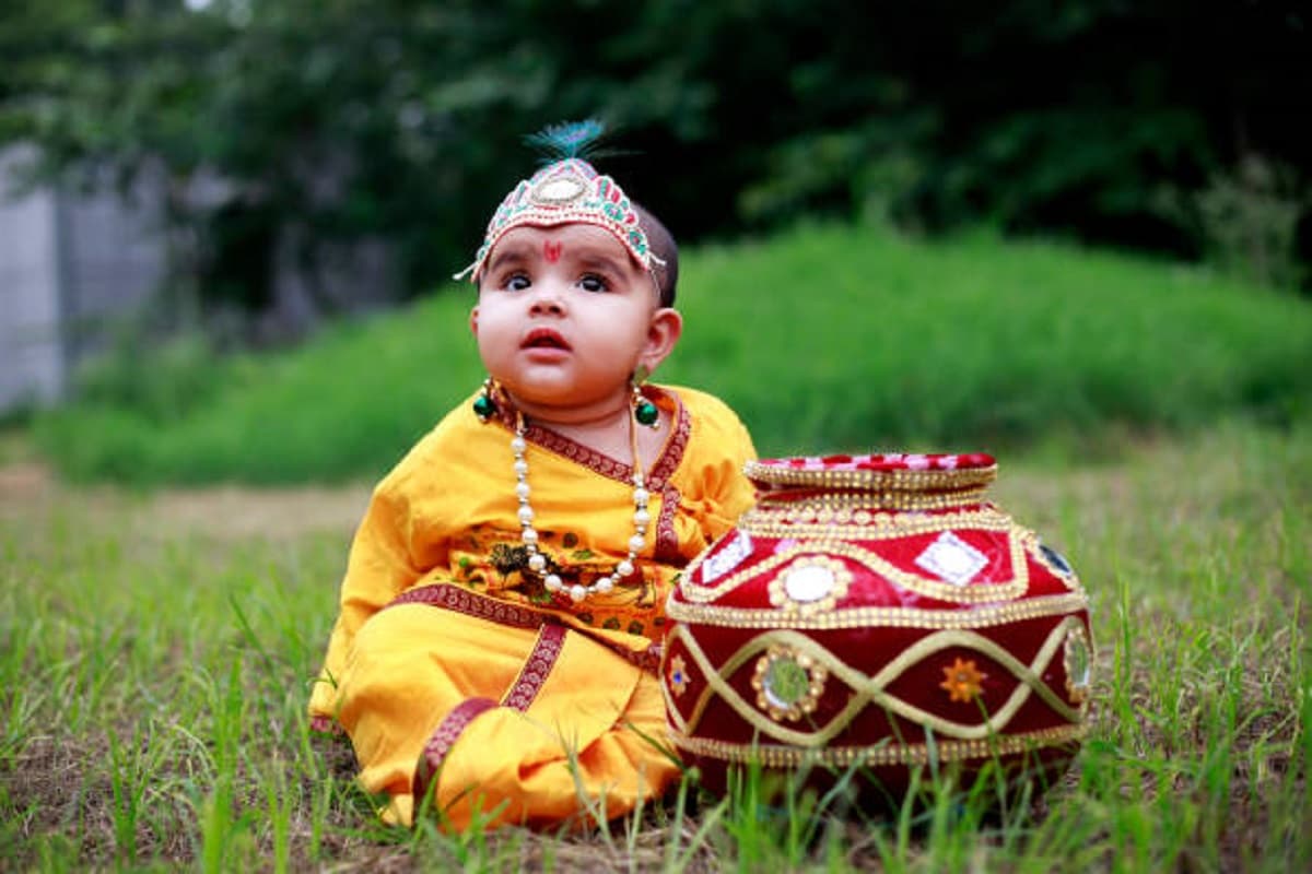 Janmashtami 2024 Dress Idea: इस जन्माष्टमी अपने बच्चे को दें बाल-गोपाल जैसा रूप