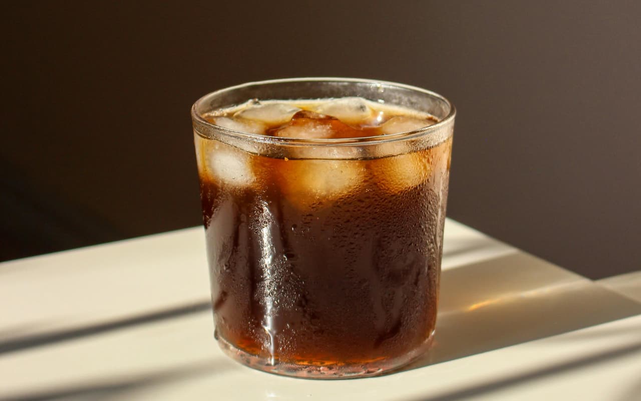 क्या आपके फेवरेट कोल्ड ड्रिंक में हैं Ebola Virus? जानें WhatsApp पर वायरल हो रहे मैसेज की सच्चाई