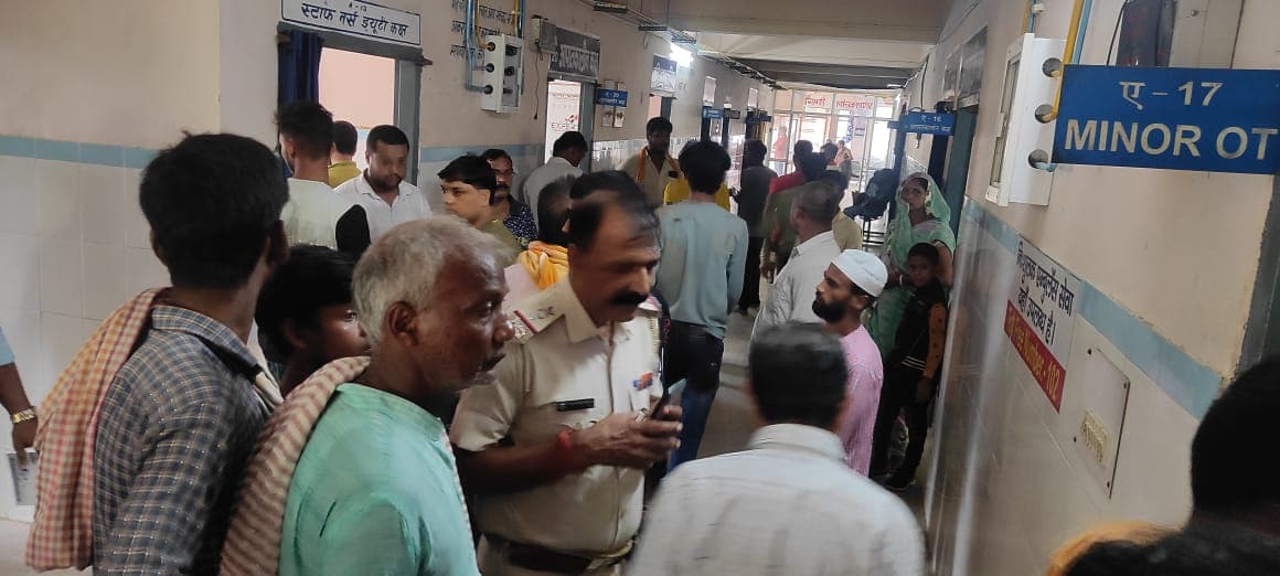 Bihar Crime: बक्सर में कुख्यात आजाद पासवान पर फायरिंग, अपराधियों ने सिर और सीने में मारी गोली