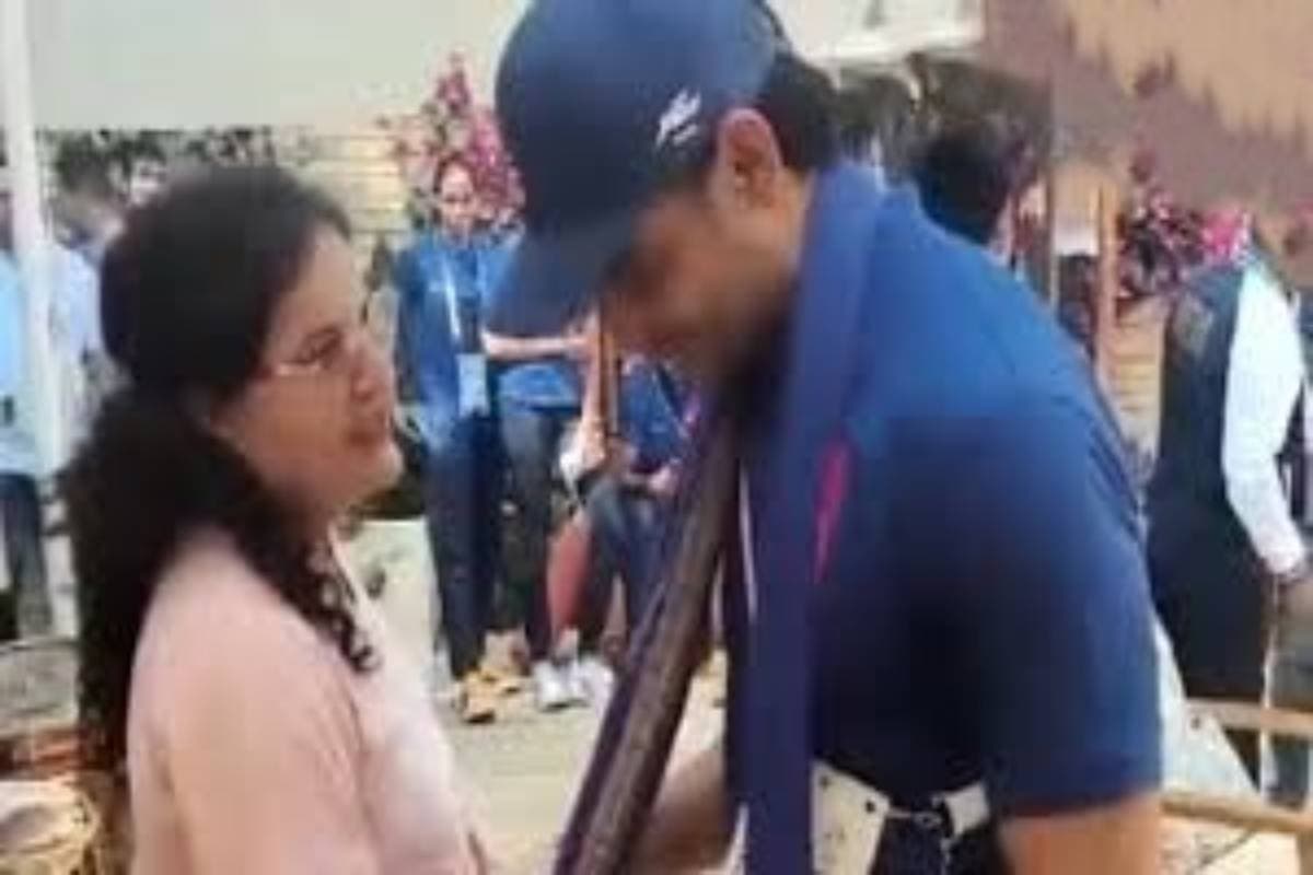 Neeraj Chopra के साथ क्या हुई थी बात, मनु भाकर की मां ने खुद उठाया राज से पर्दा, कहा- 'जब मैं उनसे…'