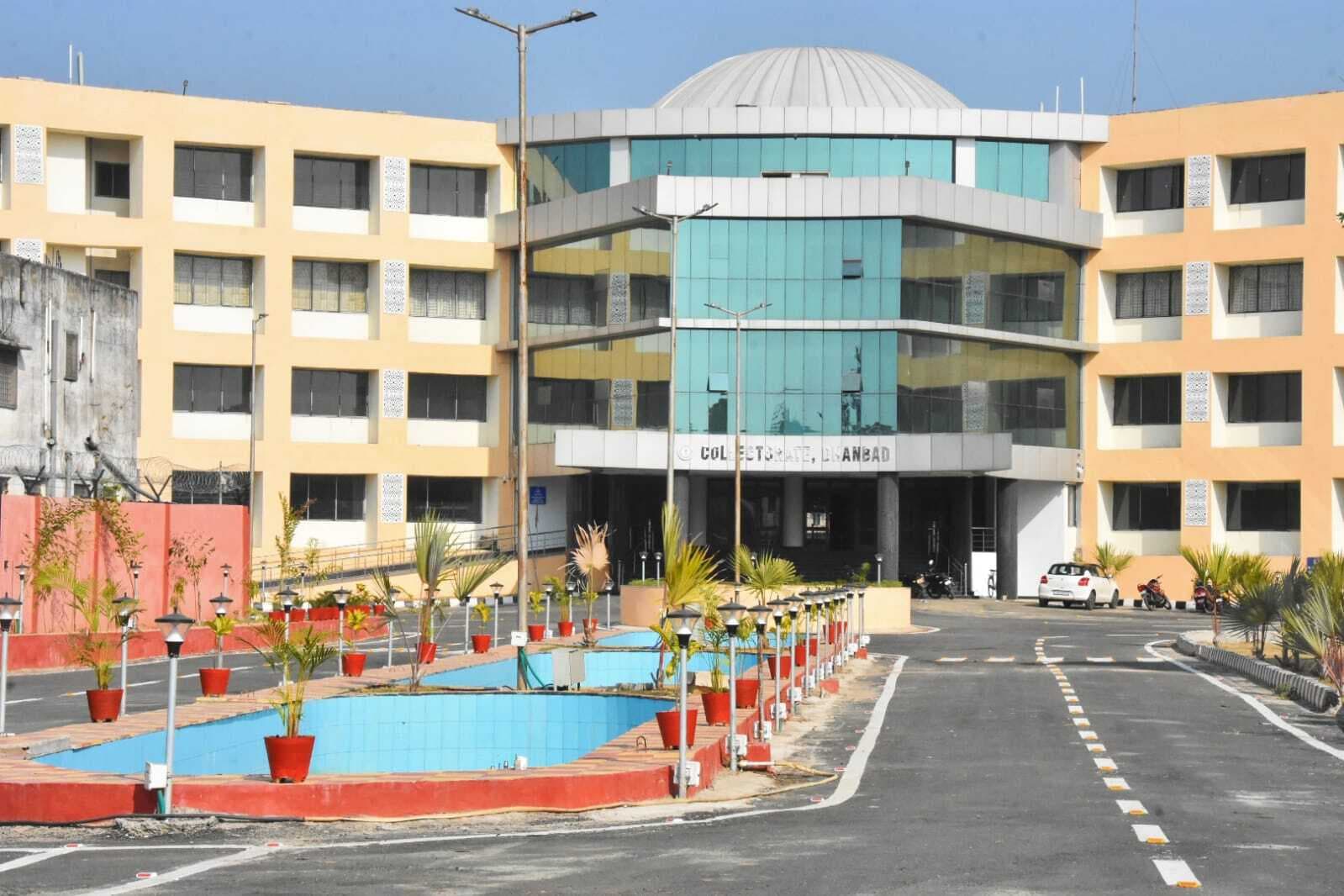 धनबाद के अधिकांश सरकारी कार्यालयों में नहीं है ब्रेस्ट फीडिंग कक्ष, परेशान होती हैं आधी आबादी