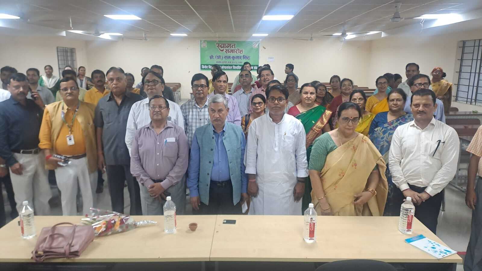 छात्रों व शिक्षकों की समस्या को प्राथमिकता के आधार पर हल करेंगे : कुलपति