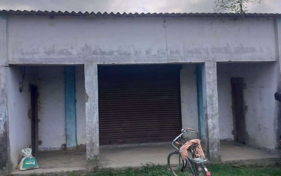 सीओ के निरीक्षण में बंद मिला सुरैती पैक्स