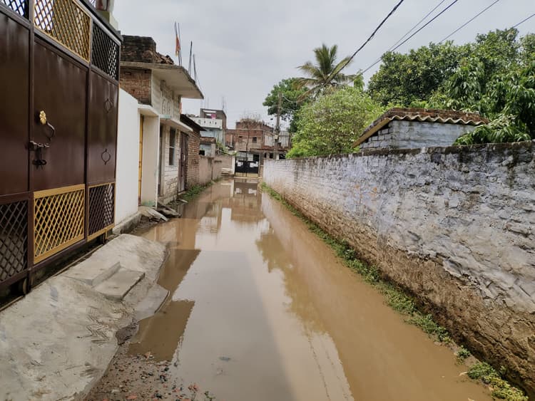 24 घंटे से विद्युत आपूर्ति बाधित रहने से बनी गंभीर समस्या, पीने के पानी को भी आफत