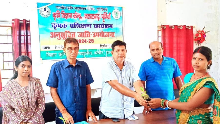 केला प्रभेद जी 9 के रोपण को किसानों को किया जागरूक