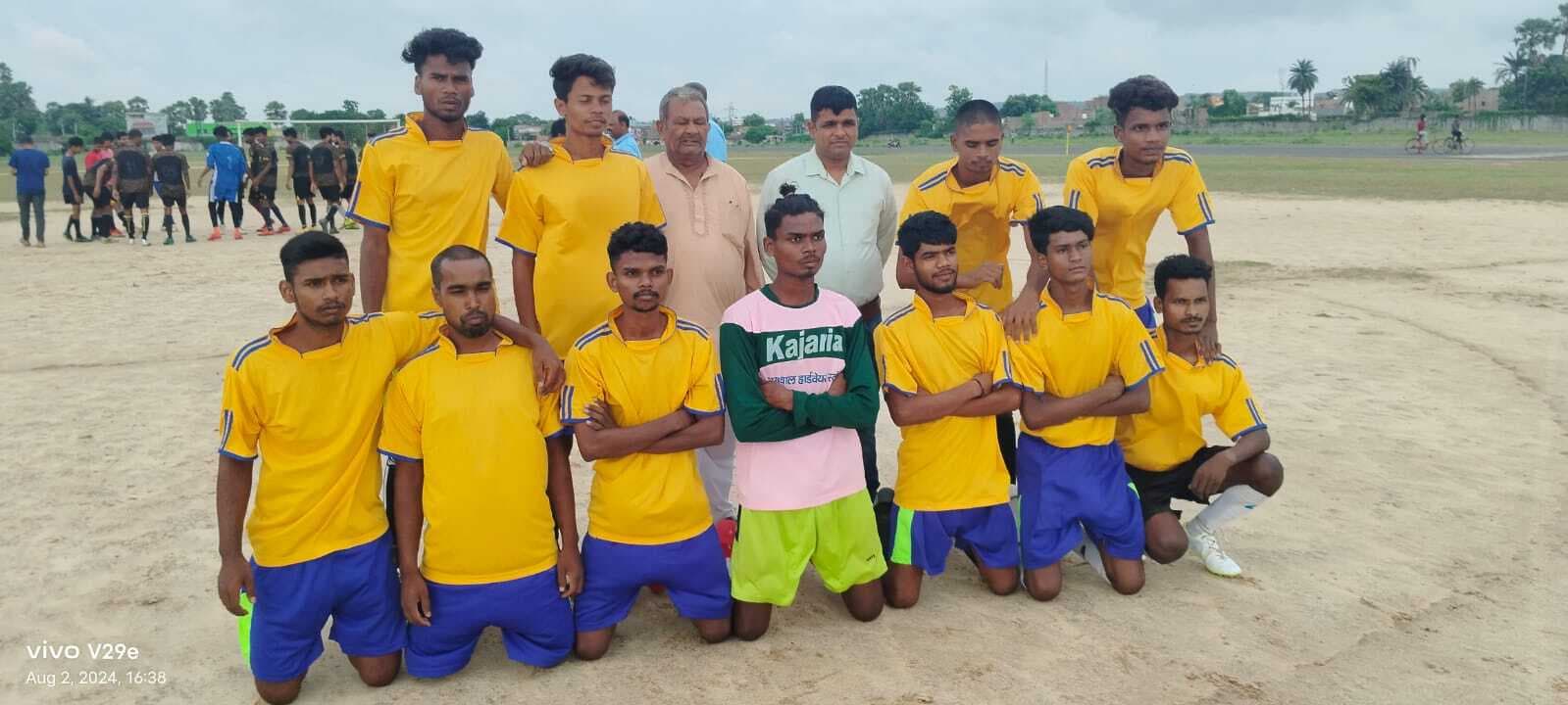 जिला फुटबॉल लीग : संघर्षपूर्ण मुकाबले में इटहरी ने बोचाही को 1-0 से हराया