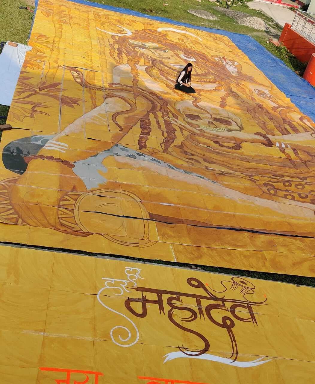 प्रज्ञा ने 2100 स्क्वायर फीट में बनायी भगवान शिव की पेंटिंग