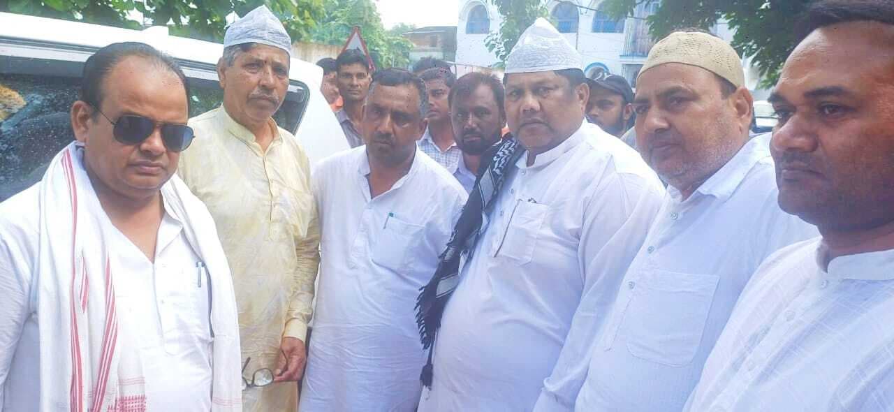 मंत्री इरफान अंसारी की मां का इंतकाल, अंतिम यात्रा में शामिल हुए मंत्री बन्ना गुप्ता