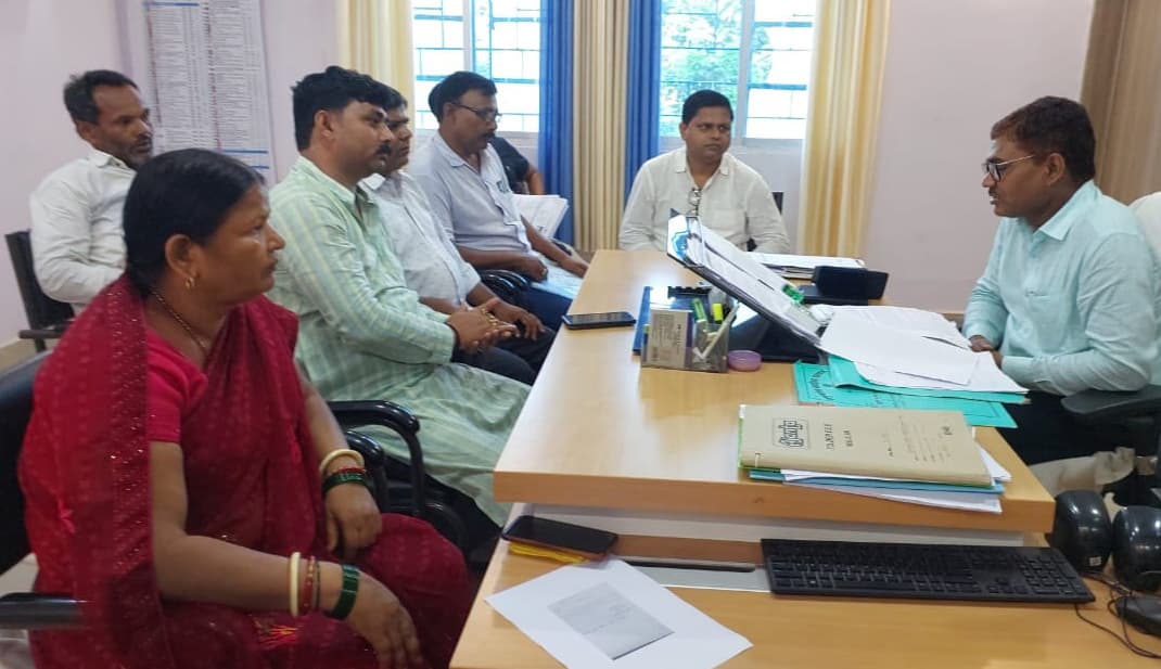 अनुश्रवण समिति की बैठक में राशन व रसोई गैस का मसला छाया