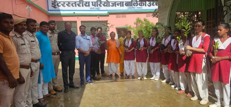 पर्यावरण संतुलन के लिए पौधरोपण आवश्यक: वनपाल