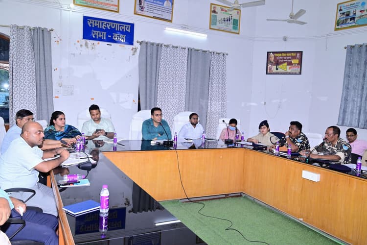 सीमावर्ती क्षेत्रों में प्रतिबंधित दवाओं के क्रय-बिक्री पर रखें नजर