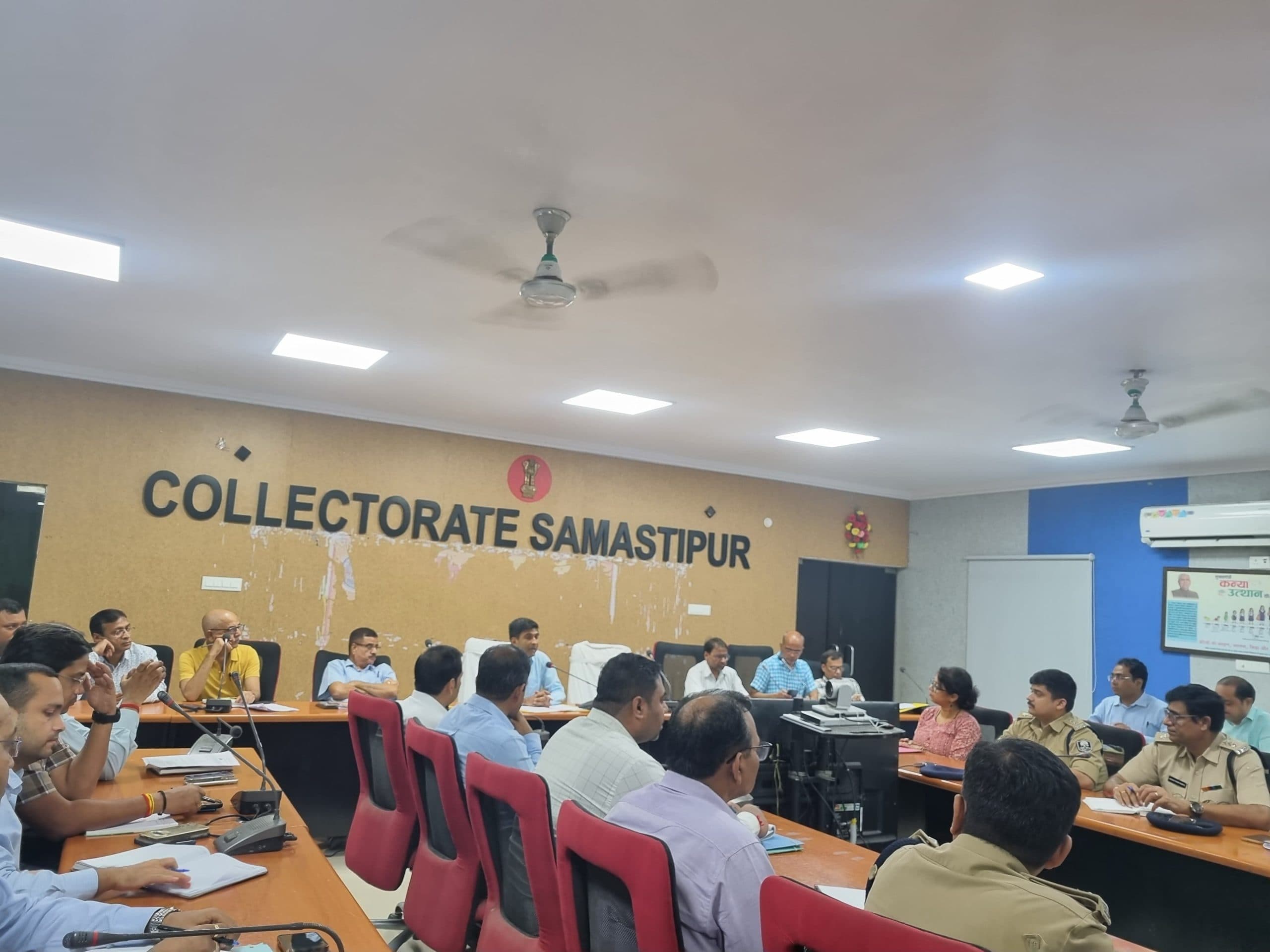 डीएम ने की स्वतंत्रता दिवस समारोह के तैयारी की समीक्षा, दिये कई निर्देश