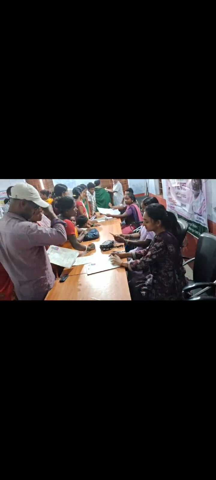 लपरा व मायापुर में शिविर में दिये आवेदन