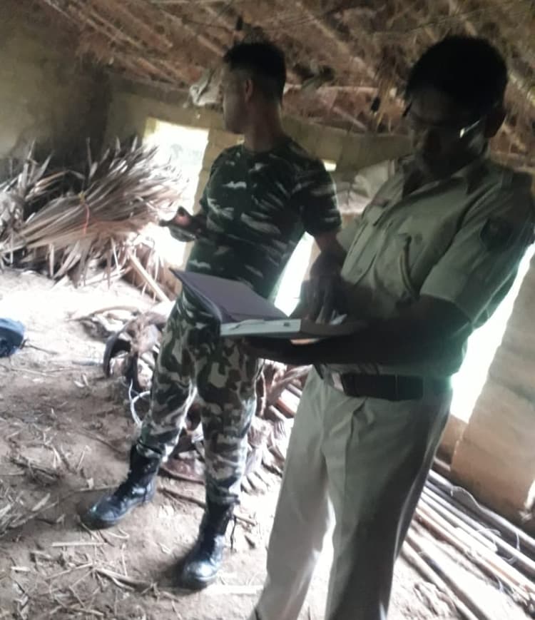 राजन गांव में दो घरों में लाखों रुपये की चोरी