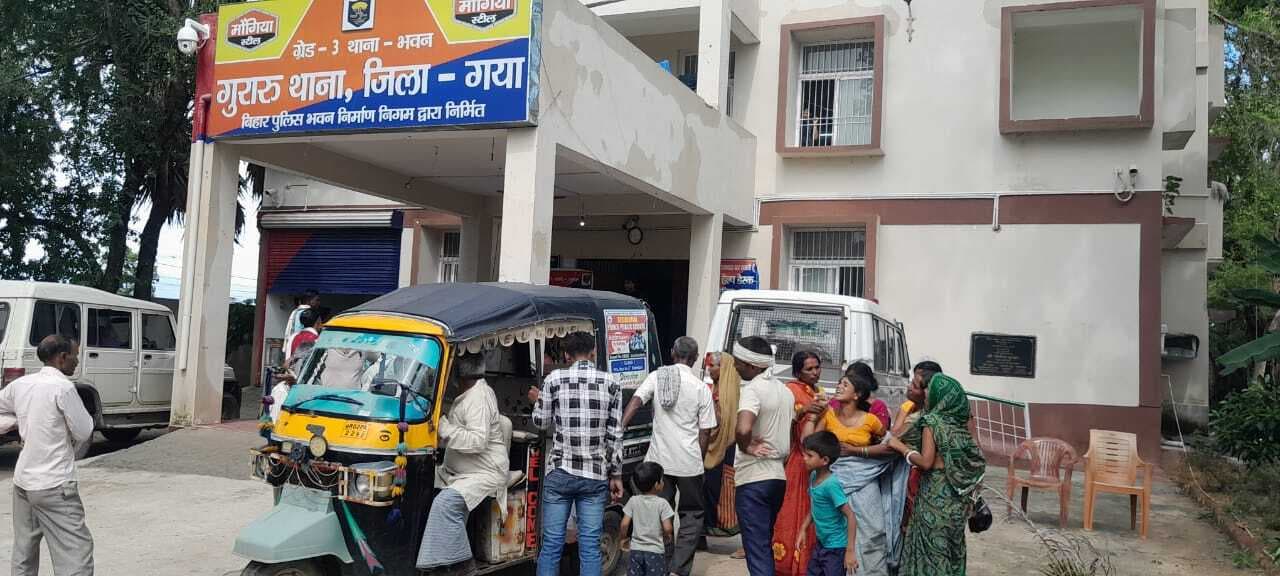 गुरारू में संदिग्ध स्थिति में मिला युवक का शव, पुलिस जांच में जुटी