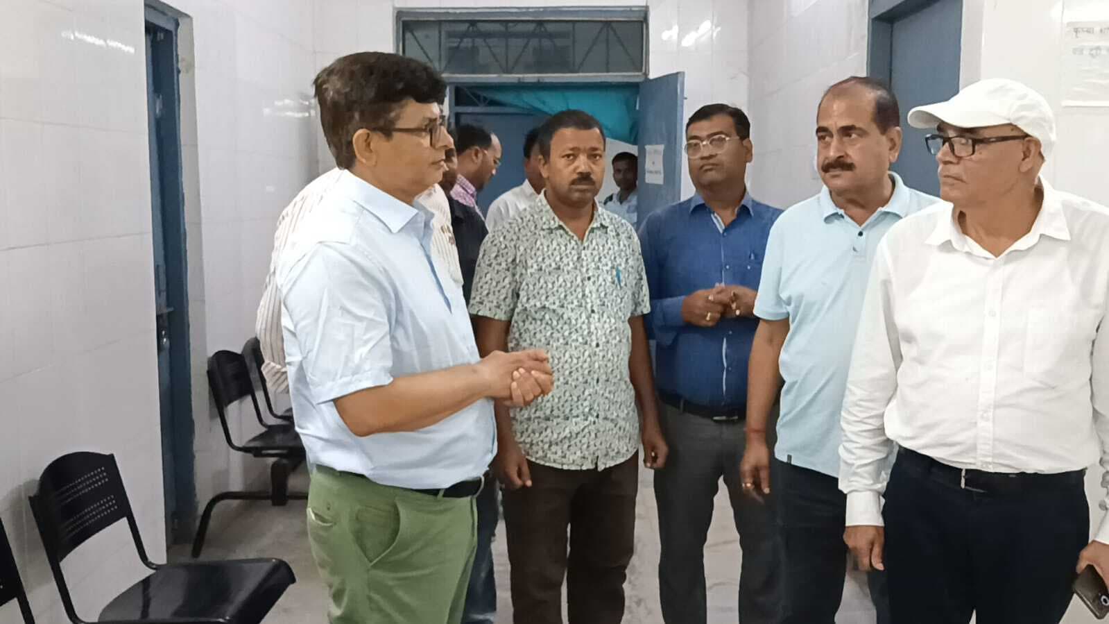 प्रधान सचिव के निर्देशानुसार अनुमंडलीय अस्पताल में जल्द शुरू होगा आंखों का ऑपरेशन : निदेशक प्रमुख