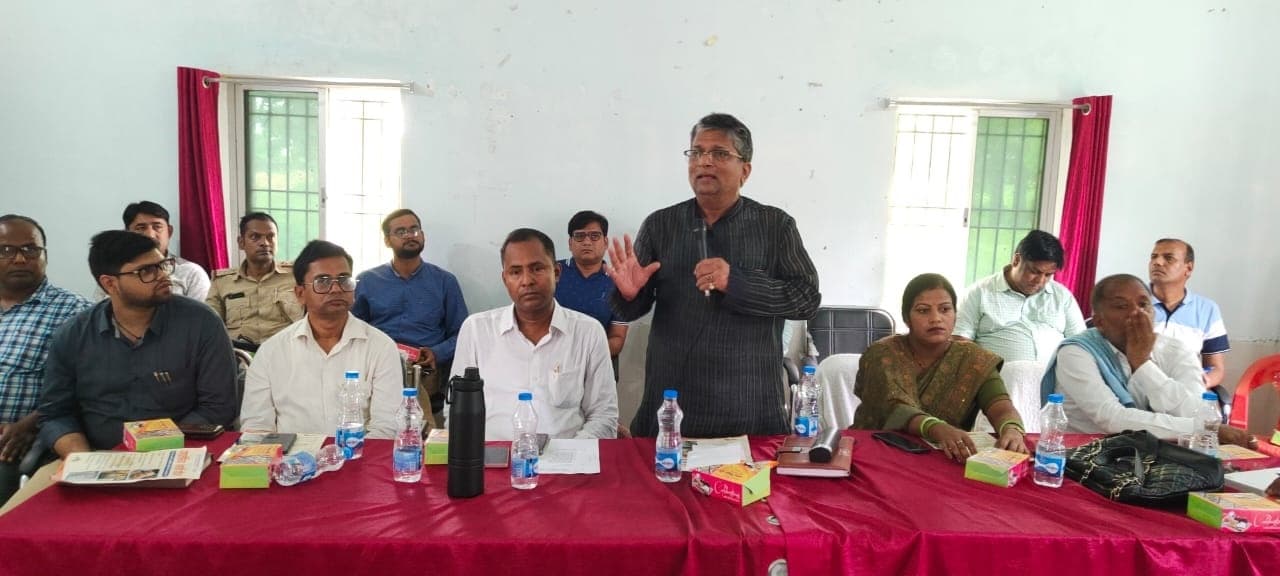 Samastipur news: नोकझोंक व हंगामे के बीच हुई पंचायत समिति सदस्यों की बैठक