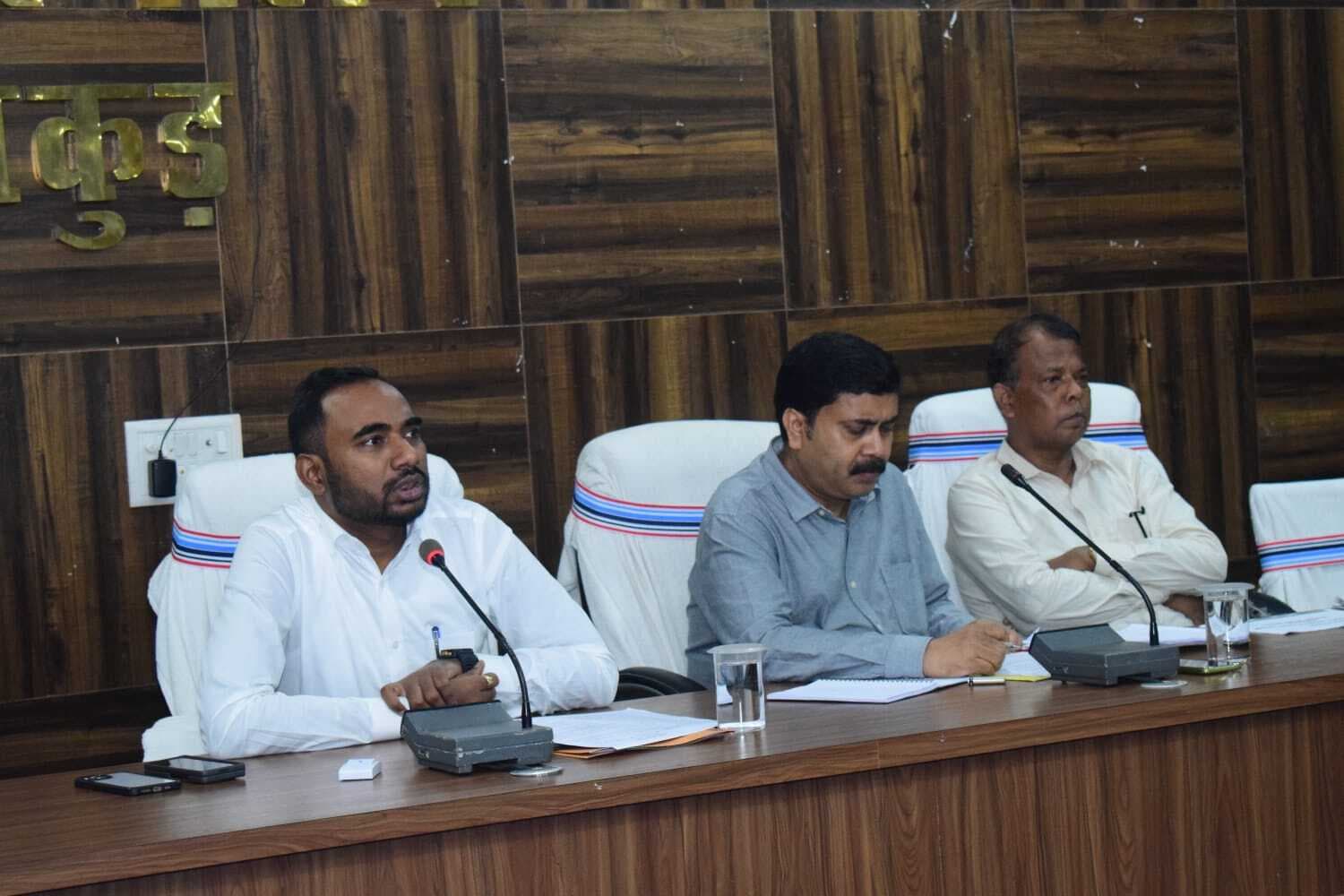 सीएसआर मद से 10 करोड़ रुपए खर्च करने का कोल कंपनियों को डीसी ने दिया निर्देश