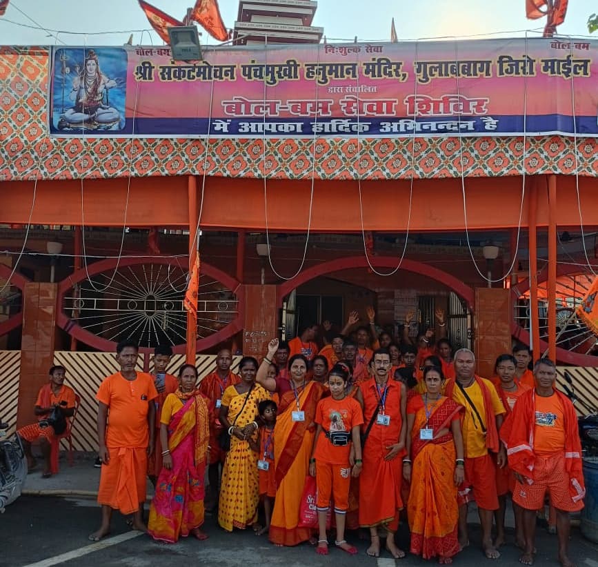 गुलाबबाग जीरोमाइल चौक शिविर में लग रही कांवरियों की जमघट