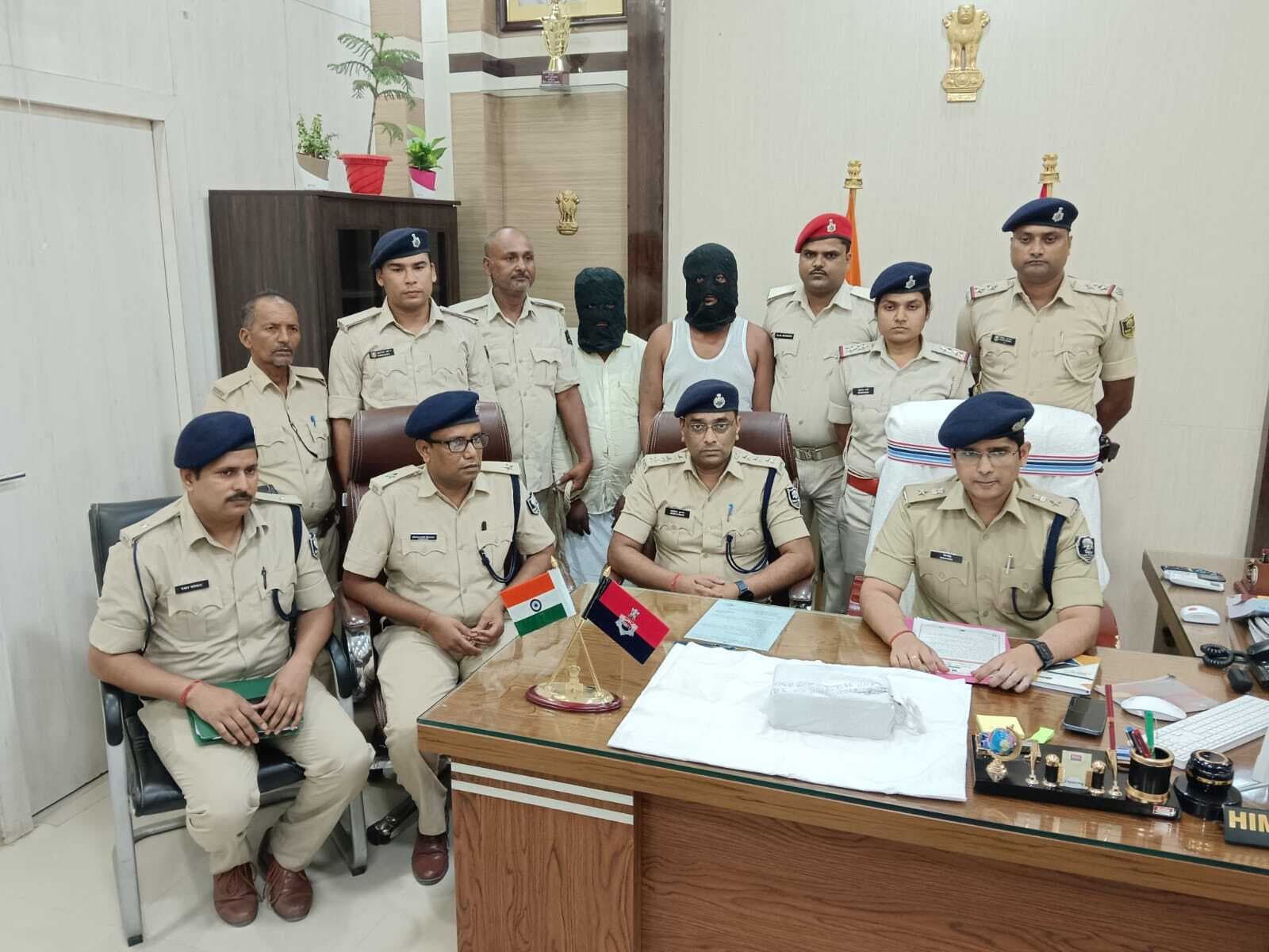 जिले के टाॅप टेन में शामिल एक लाख का ईनामी अपराधी शंभू यादव गिरफ्तार, हत्या सहित विभिन्न दर्जनों मामले में है आरोपी