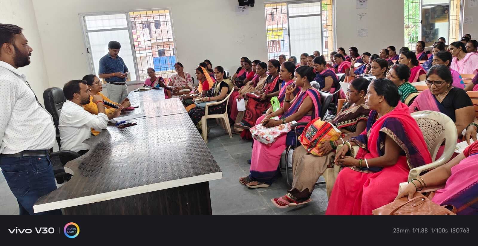 मुख्यमंत्री मइयां सम्मान योजना को लेकर बैठक