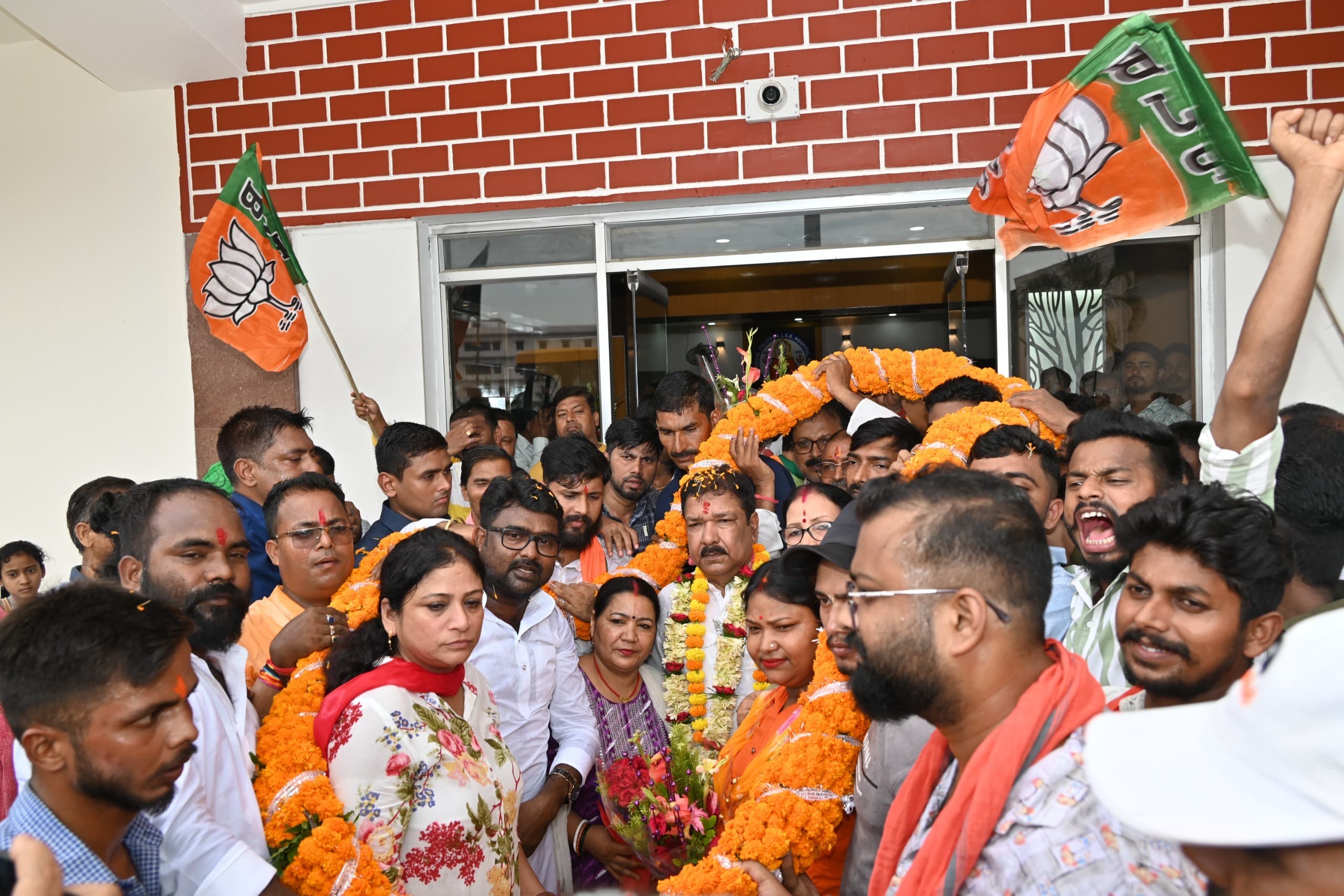 भाजपा प्रदेश अध्यक्ष बनने के बाद किशनगंज आगमन पर डा दिलीप जायसवाल को हुआ भव्य स्वागत