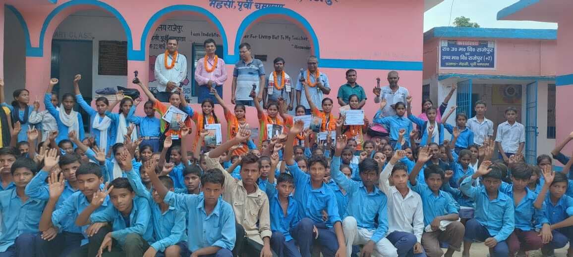 अंतर्राष्ट्रीय युवा सम्मेलन में इतिहास रचने वाली छात्राएं सम्मानित