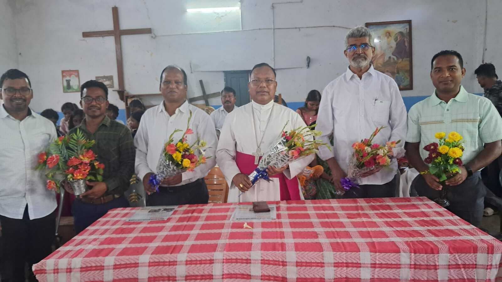 प्रभु का रूपांतरण चर्च व पल्ली पुरोहितों का त्योहार मनाया