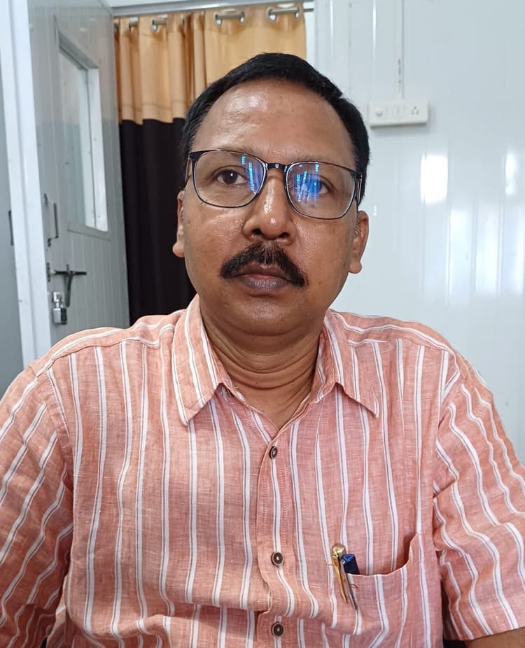 मदरसा नोमनिया डुमरिया ईदगाह जोकीहाट की कमेटी वैधानिक नहीं: डीइओ