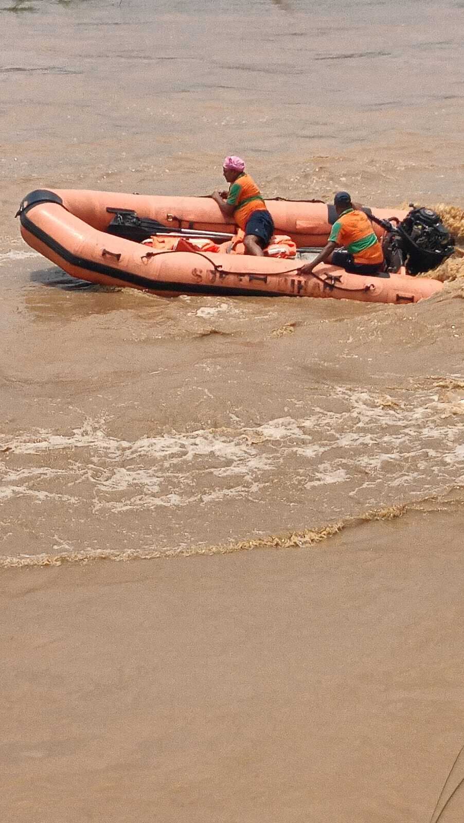 फल्गु नदी में डूबे युवक का 24 घंटे बाद भी नहीं चल सका पता