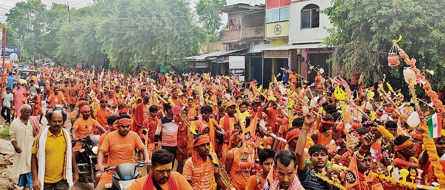 बोल बम के नारों से गूंजा माहौल, आज गुप्ताधाम में करेंगे जलाभिषेक