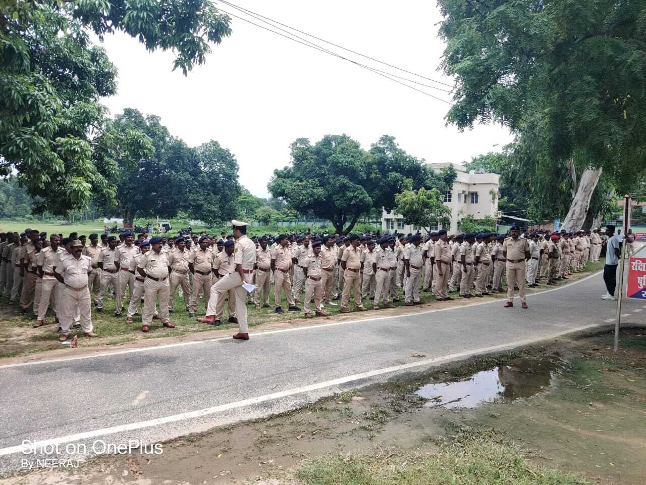 चौकीदारों को समझायी गयी उनकी ड्यूटी, हुआ परेड
